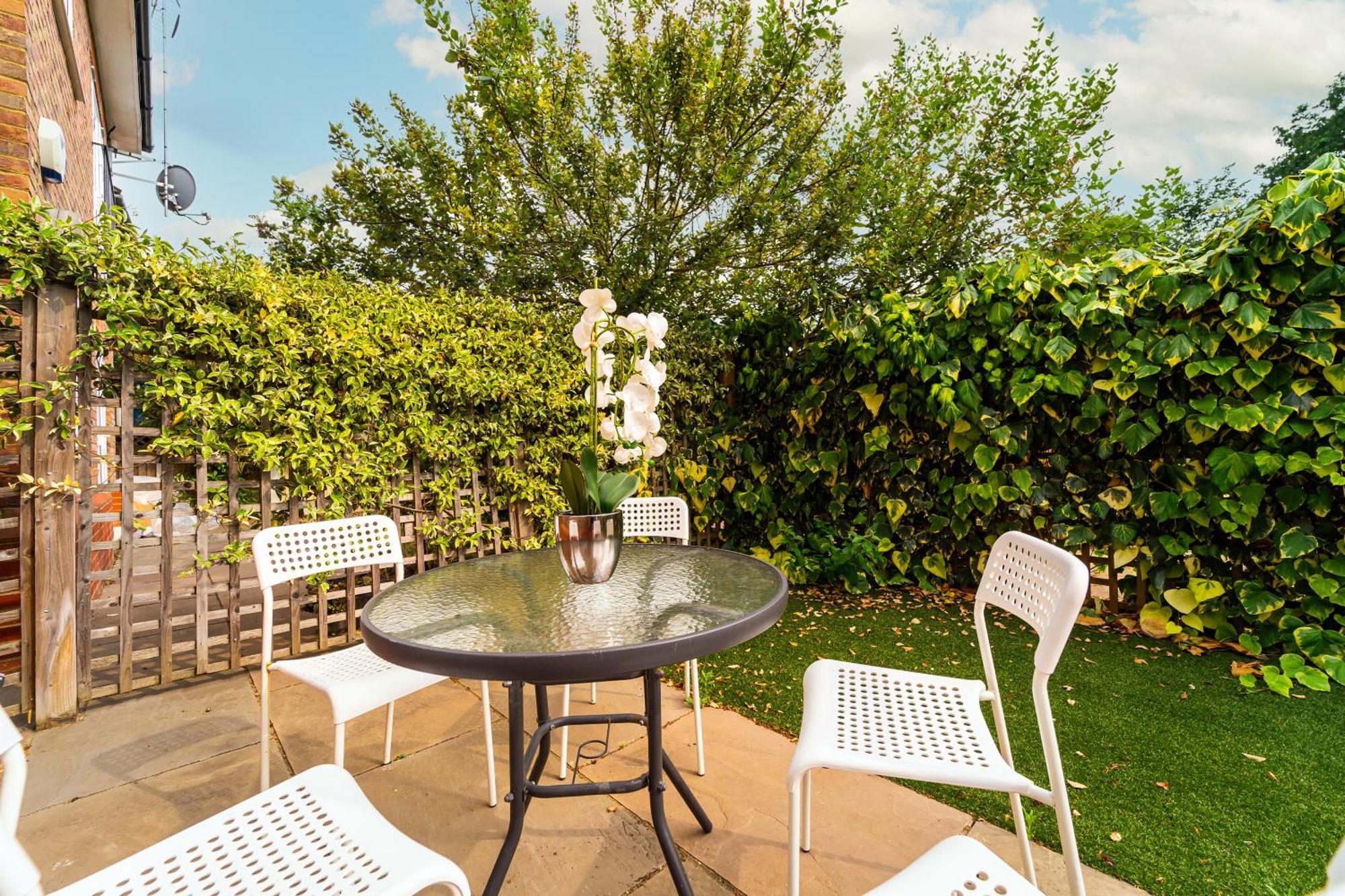 Kempton Park Views -two Double Bedroom Luxury *